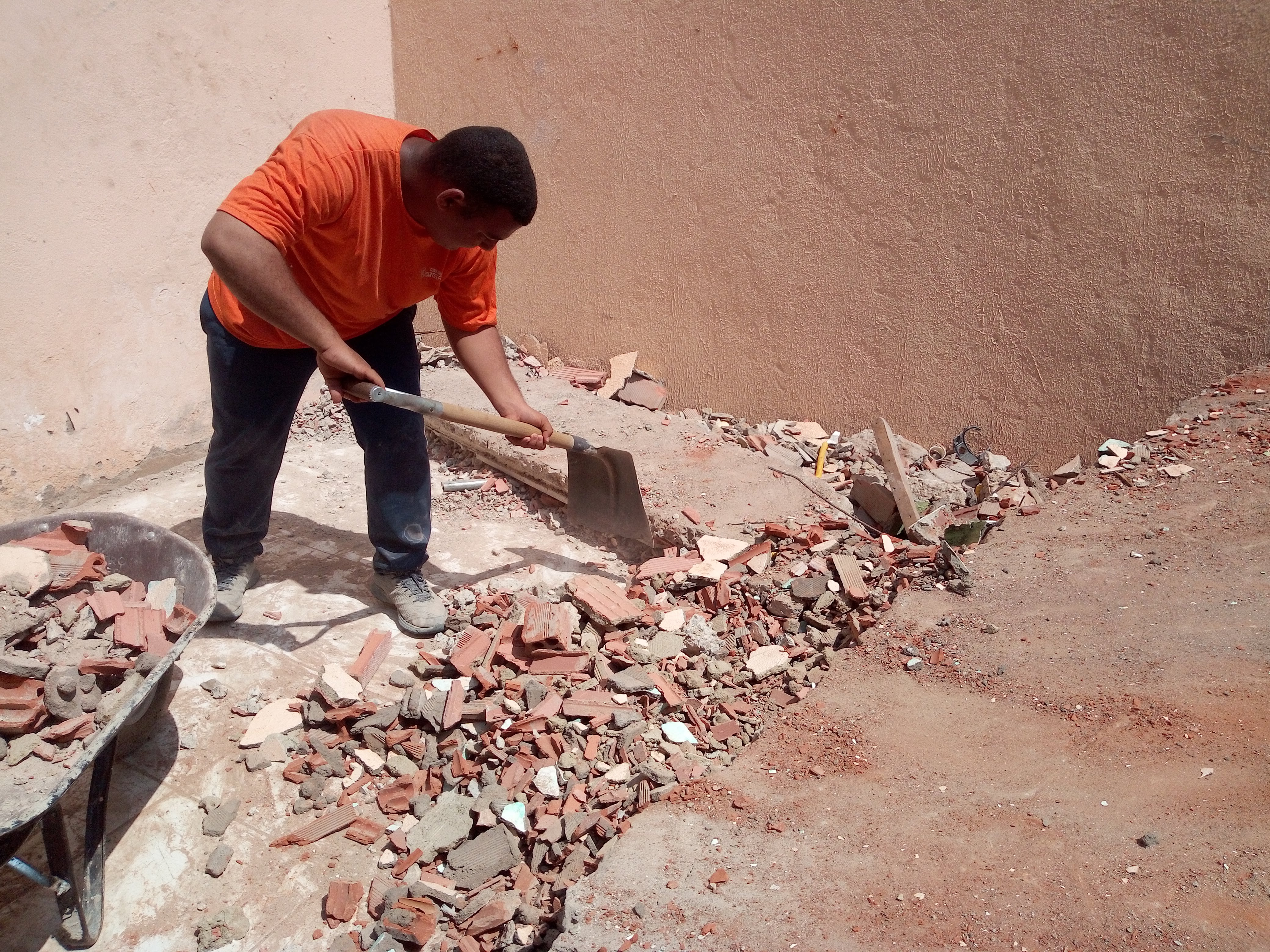 limpeza de entulho em Rocha Miranda/RJ